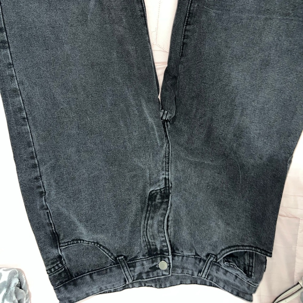Black baggy jeans